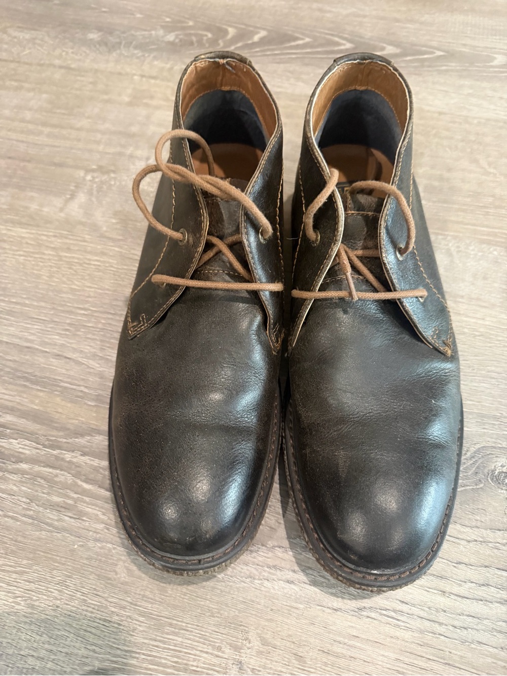 Lucky Brand Black Leather Men’s Chukka Boots with Brown Laces
